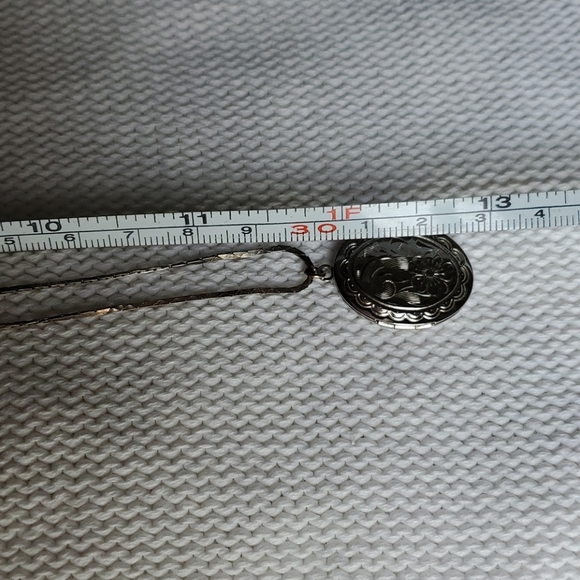 Silver locket necklace - Picture 4 of 4